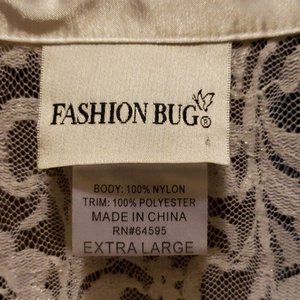 Lace Fashion Bug Top - Picture 2 of 4